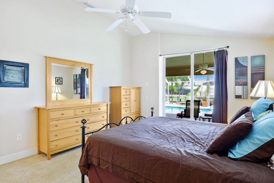 5241 Stratford Ct, Cape Coral, FL 33904