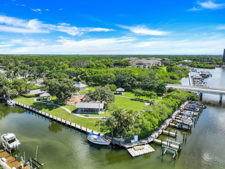 435 Dockside Dr #PH-02, Naples, FL 34110
