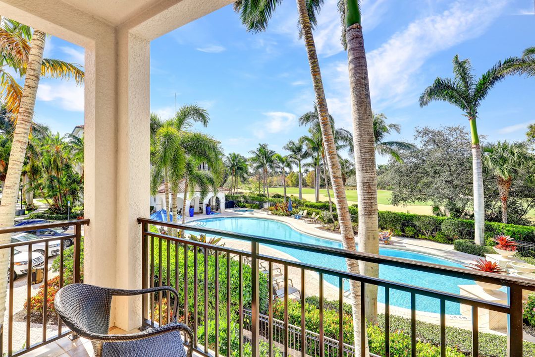 2538 Marquesa Royale Ln  #102, Naples, FL 34109