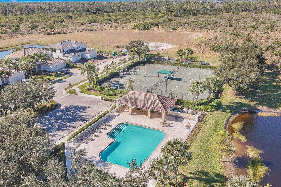 2065 Mandarin Ln, Naples, FL 34120