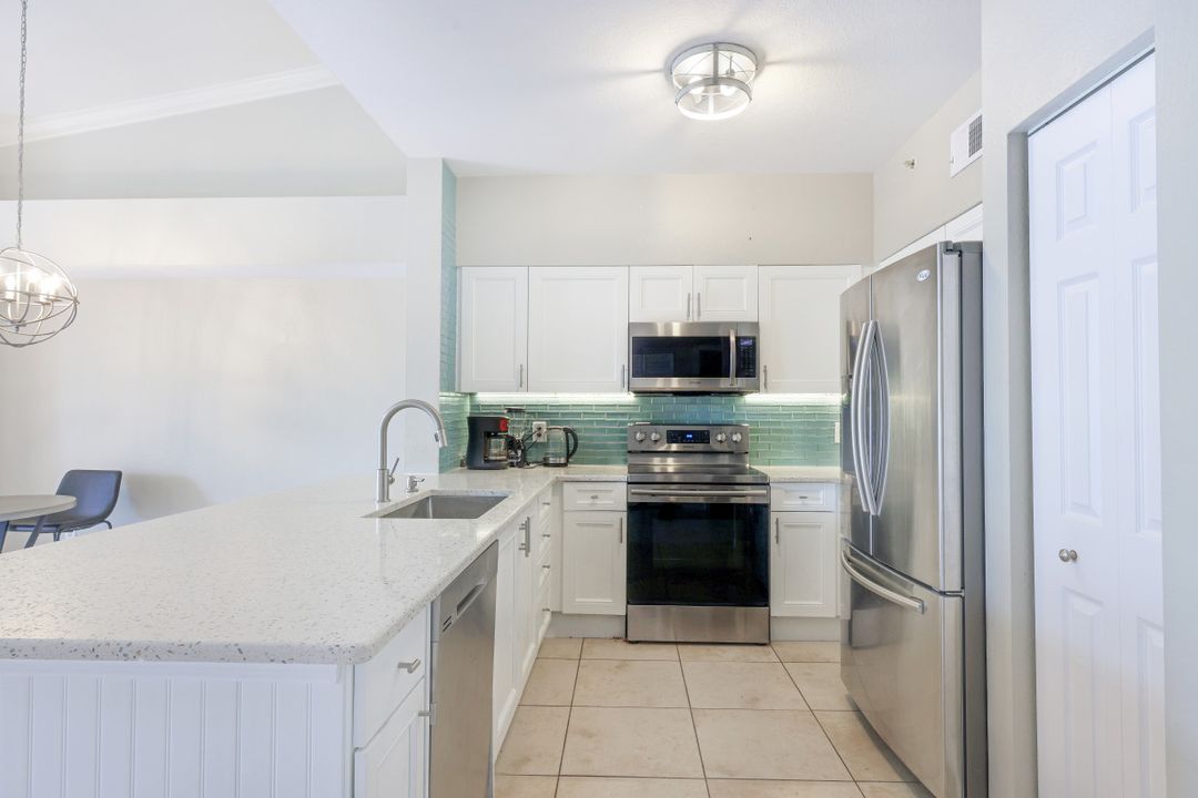 10017 Villagio Gardens Ln #207, Estero, FL 33928