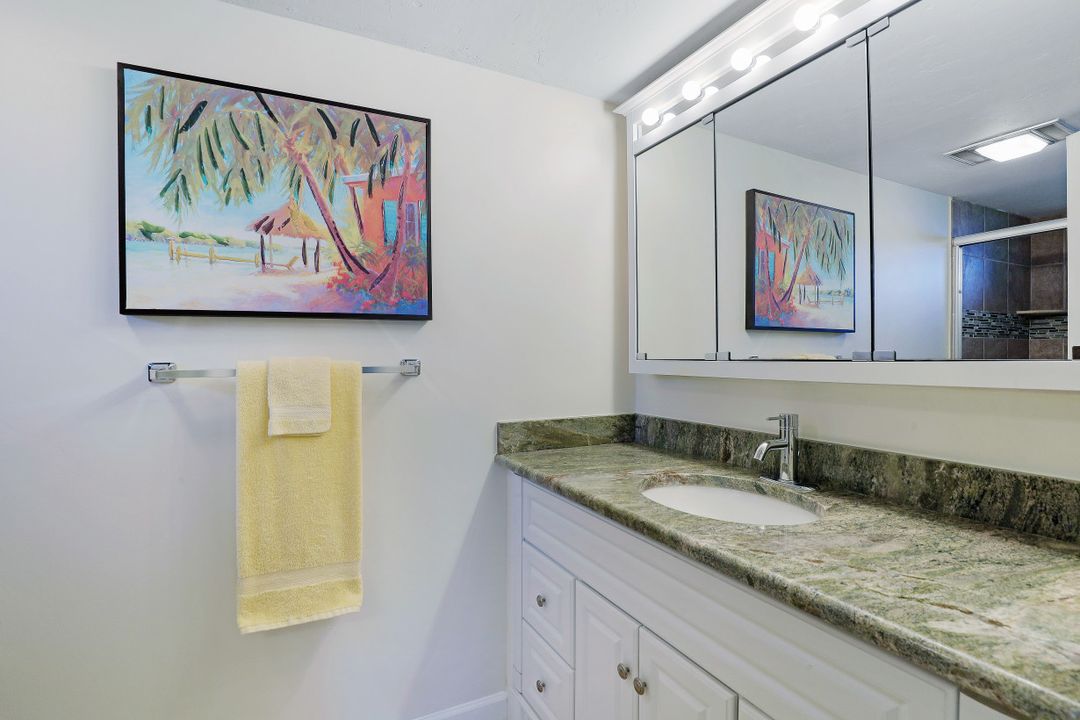 989 E Valley Dr, Bonita Springs, FL 34134