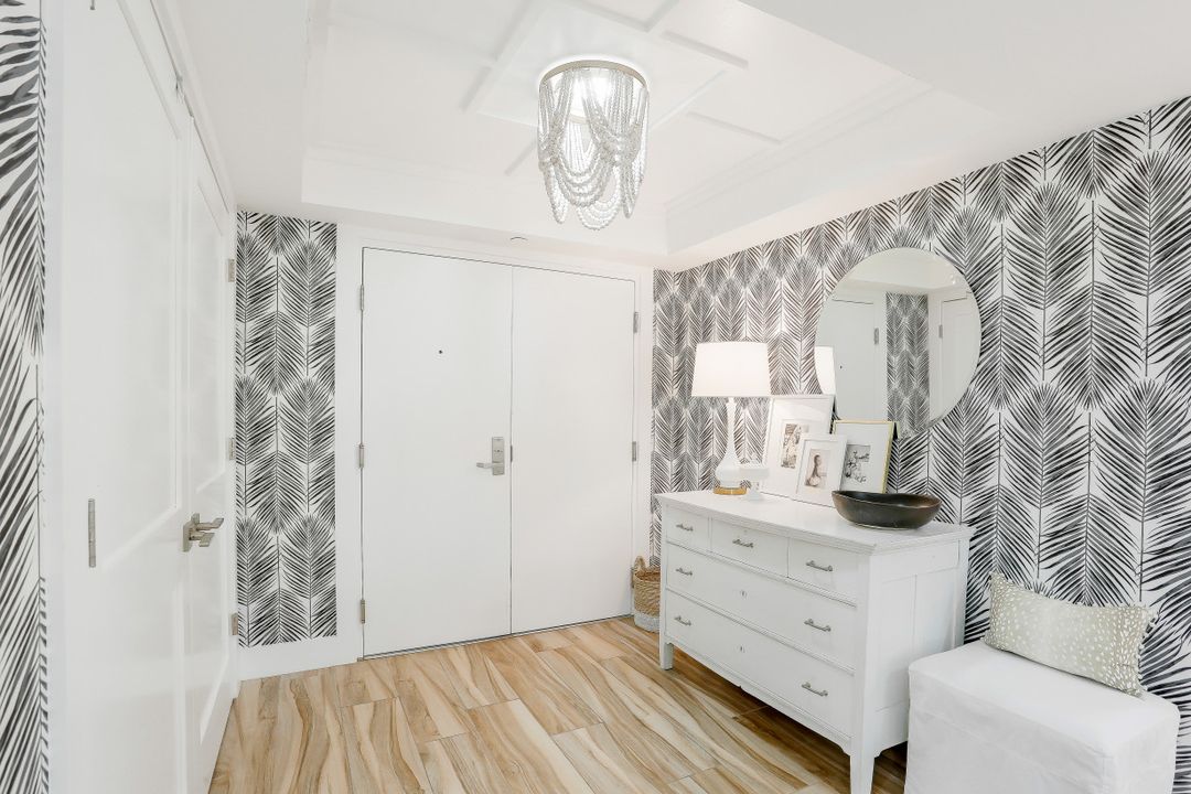 4451 Gulf Shore Blvd N #205, Naples, FL 34103