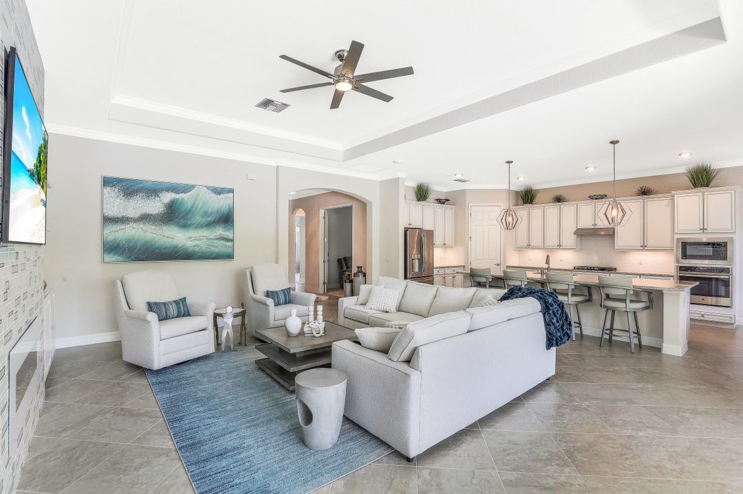 2134 Antigua Ln, Naples, FL 34120