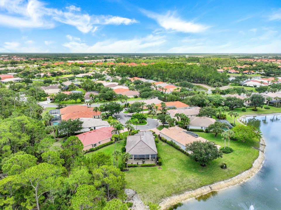 6082 Highwood Park Ct, Naples, FL 34110