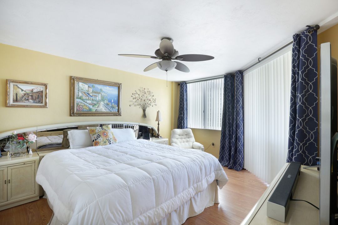 11118 Gulf Shore Dr #602, Naples, FL 34108