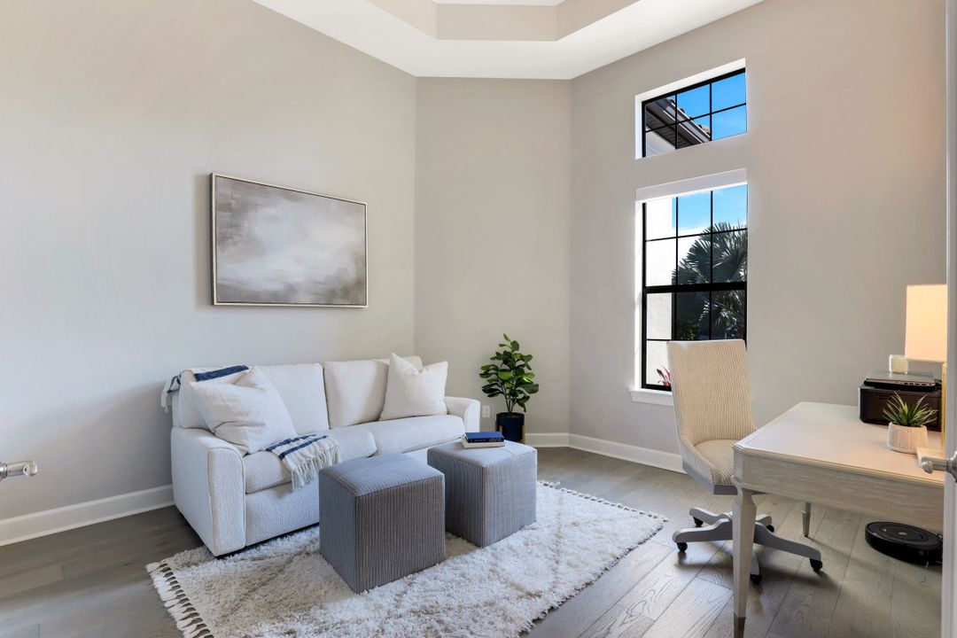 9018 Sorreno Ct, Naples, FL 34119