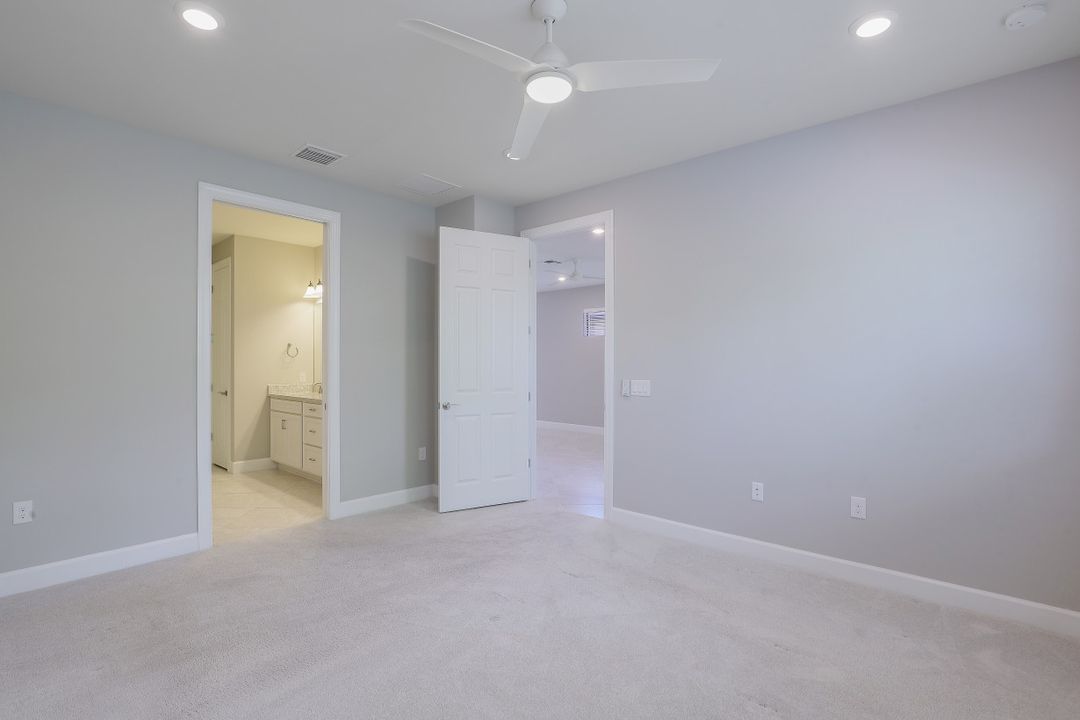 7650 Jacaranda Ln, Naples, FL 34114