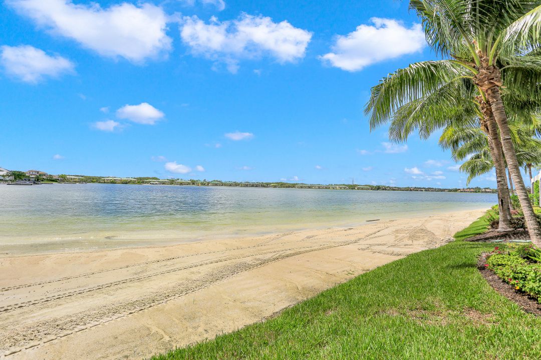 11735 Via Savona Ct, Miromar Lakes, FL 33913