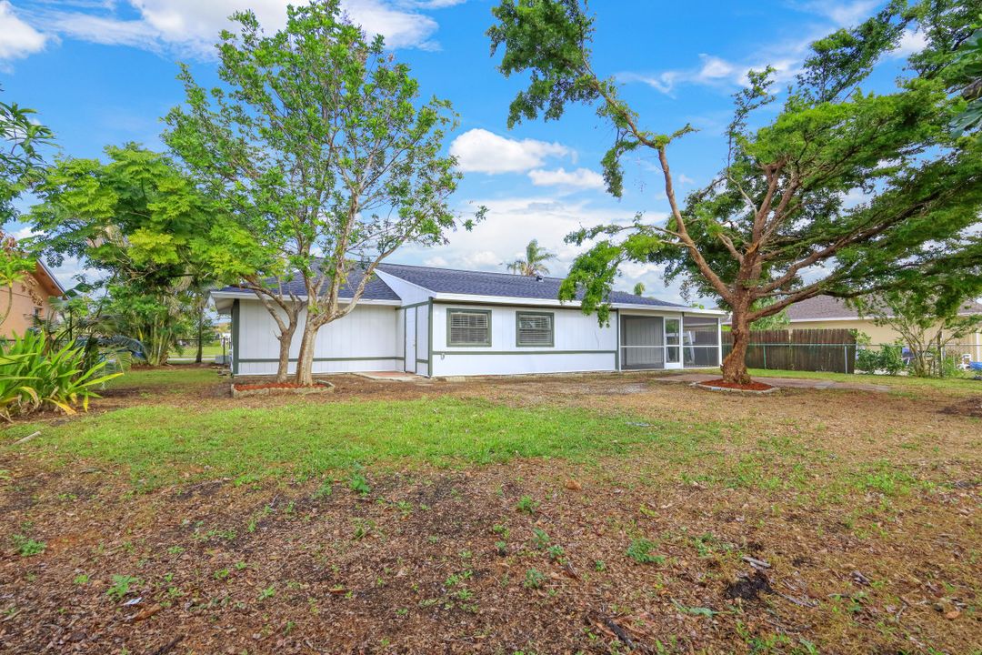 412 Gleason Pkwy, Cape Coral, FL 33914