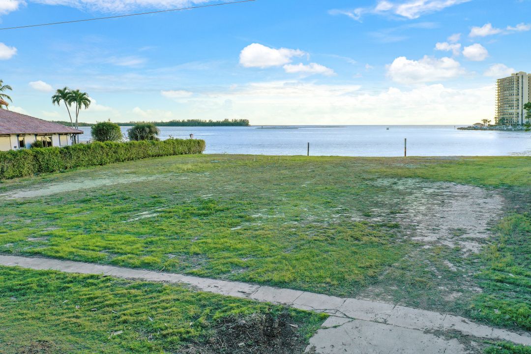 1355 Caxambas Ct, Marco Island, FL 34145