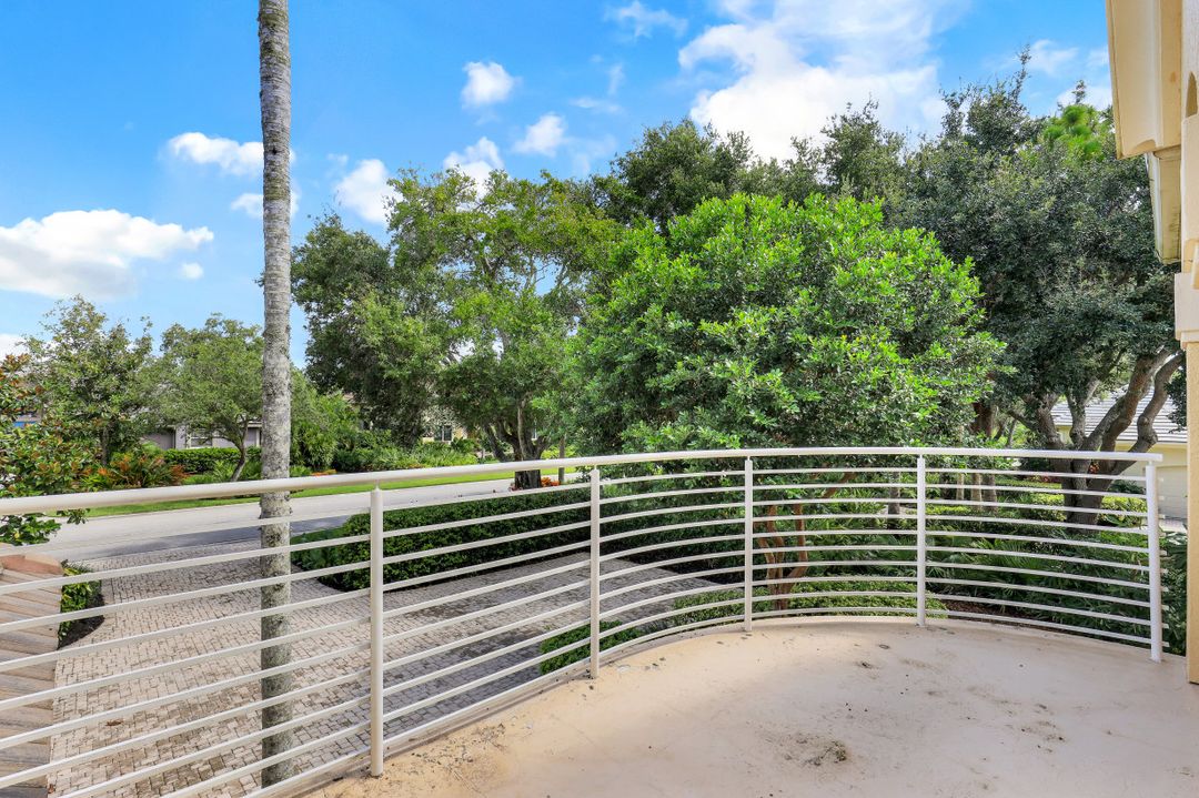 27820 Riverwalk Way, Bonita Springs, FL 34134