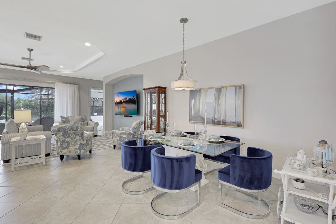 8450 Palacio Terrace W, Naples, FL 34114