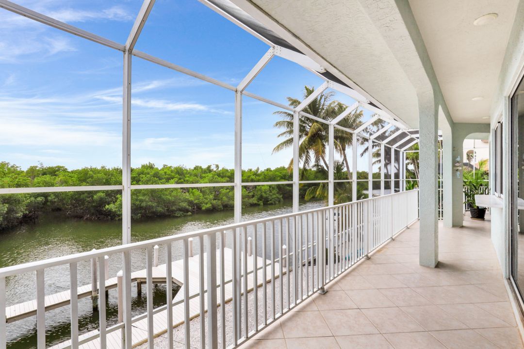 450 Spinnaker Dr, Marco Island, FL 34145