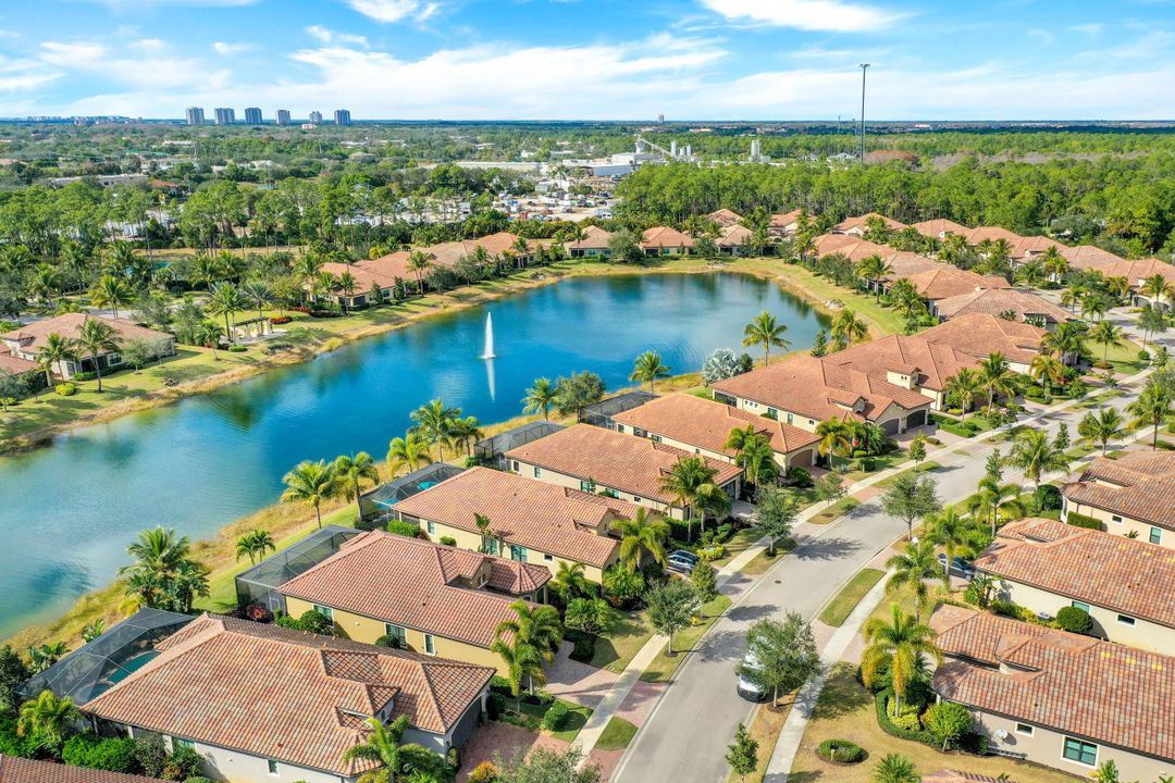 9366 Isla Bella Cir, Bonita Springs, FL 34135