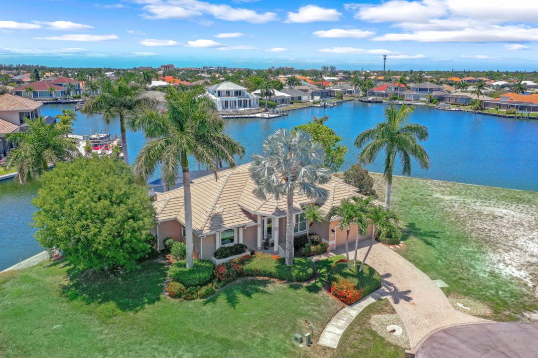 160 S Seas Ct, Marco Island, FL 34145