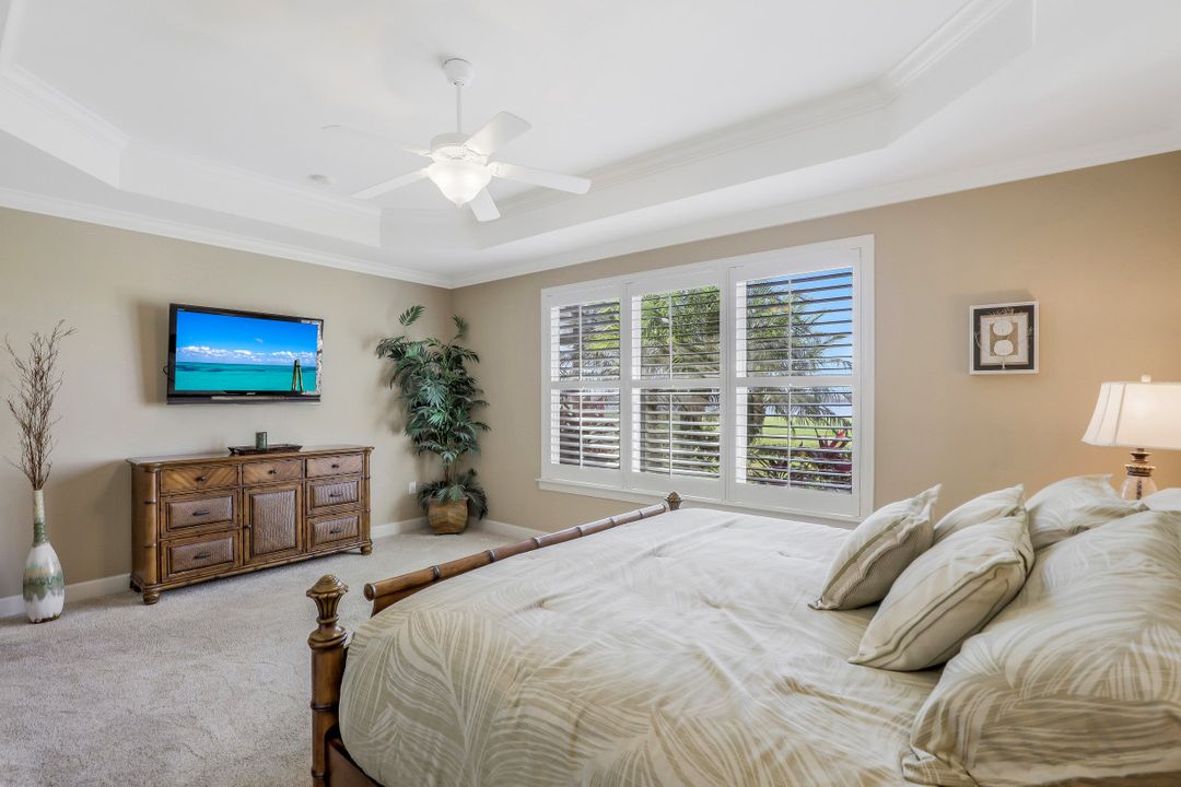 9005 Quarry Dr, Naples, FL 34120