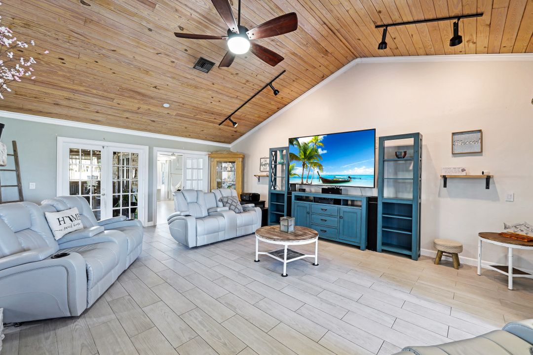 1549 Braeburn Rd, Fort Myers, FL 33919