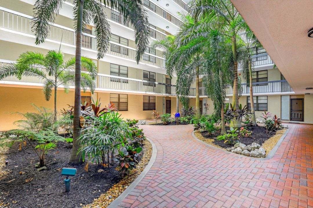 693 Seaview Ct #A-206, Marco Island, FL 34145