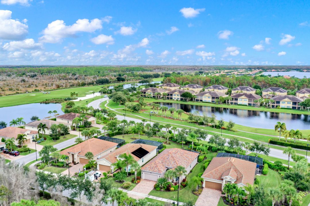 9574 Coquina Cir, Naples, FL 34120