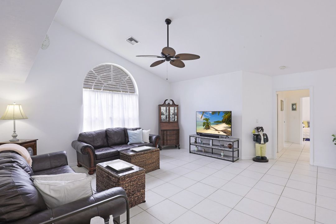 4105 SW 27th Ave, Cape Coral, FL 33914