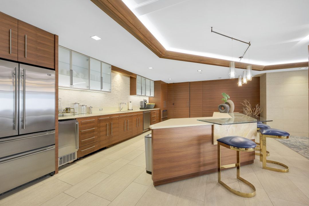 4401 Gulf Shore Blvd N #601, Naples, FL 34103