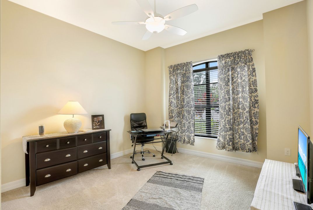 2067 Antigua Ln, Naples, FL 34120