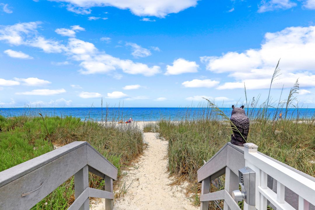 2885 Gulf Shore Blvd N #201, Naples, FL 34103