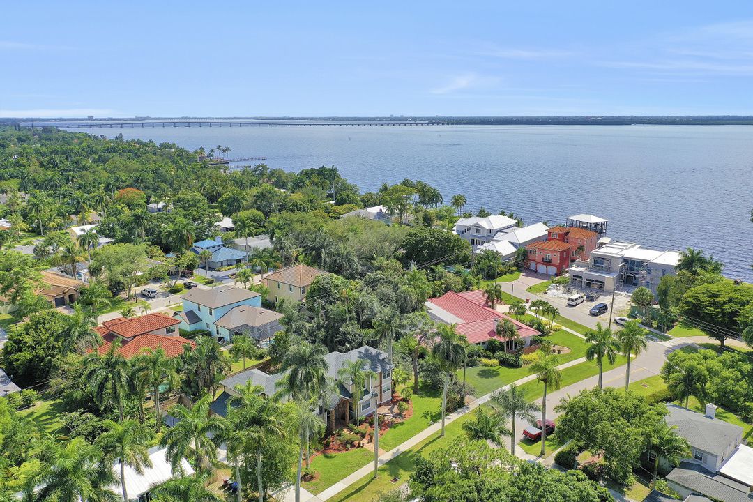 1320 Alcazar Ave, Fort Myers, FL 33901