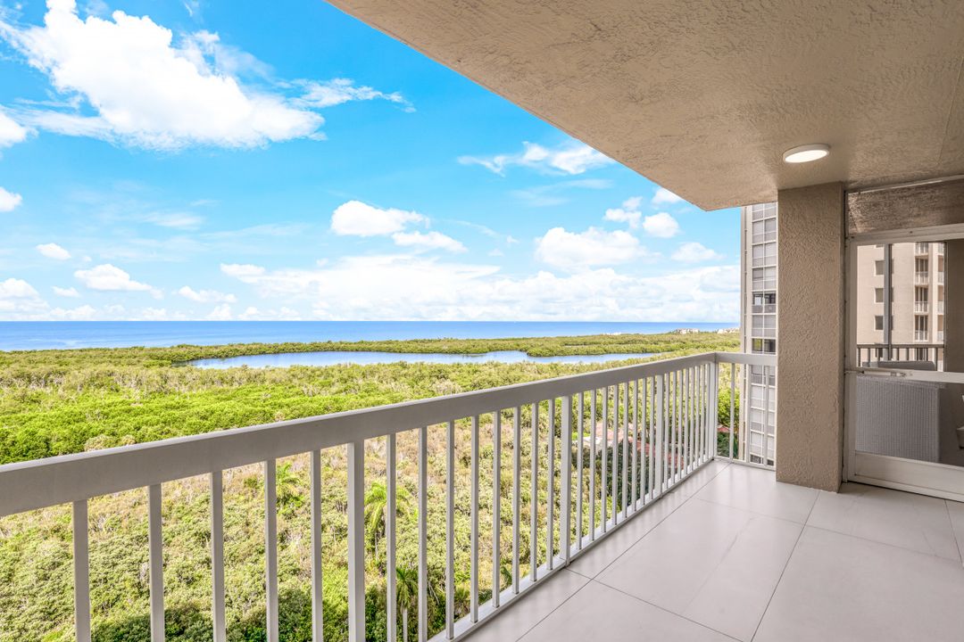 6585 Nicholas Blvd #1505, Naples, FL 34108