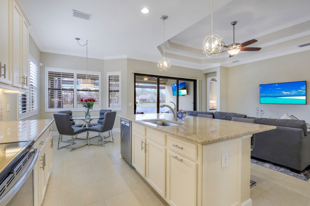 9366 Isla Bella Cir, Bonita Springs, FL 34135