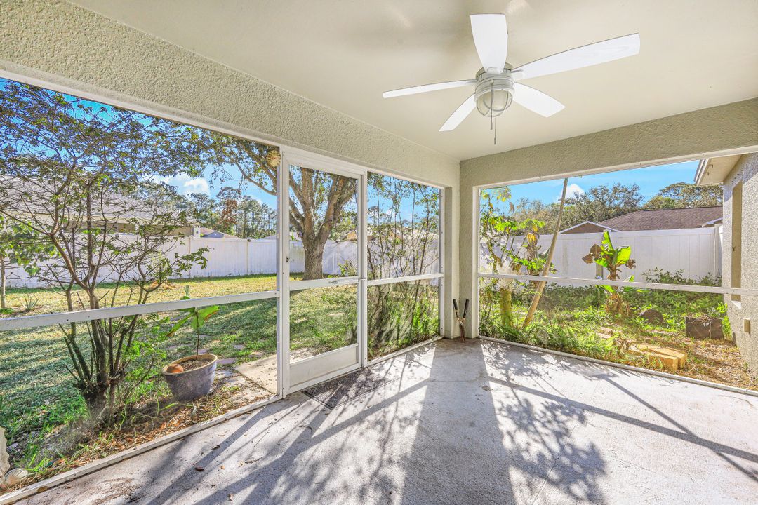 15736 Sunny Crest Ln, Fort Myers, FL 33905