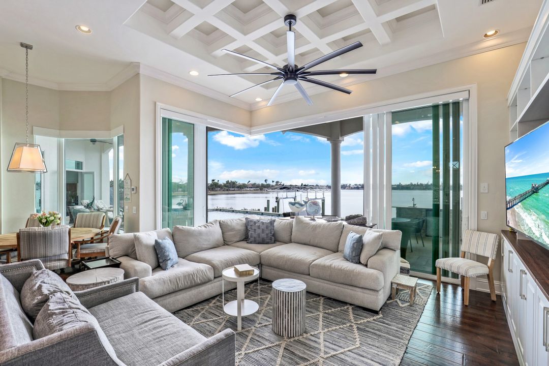 5930 Harborage Dr, Fort Myers, FL 33908