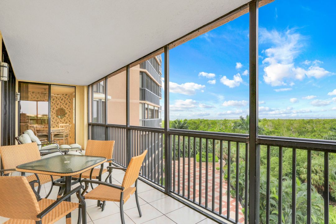 6075 Pelican Bay Blvd #506, Naples, FL 34108