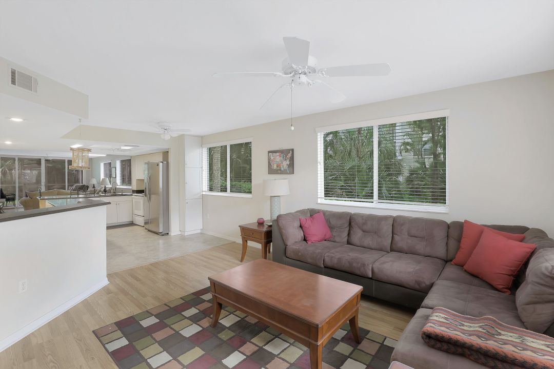 285 Naples Cove Dr #1106, Naples, FL 34110