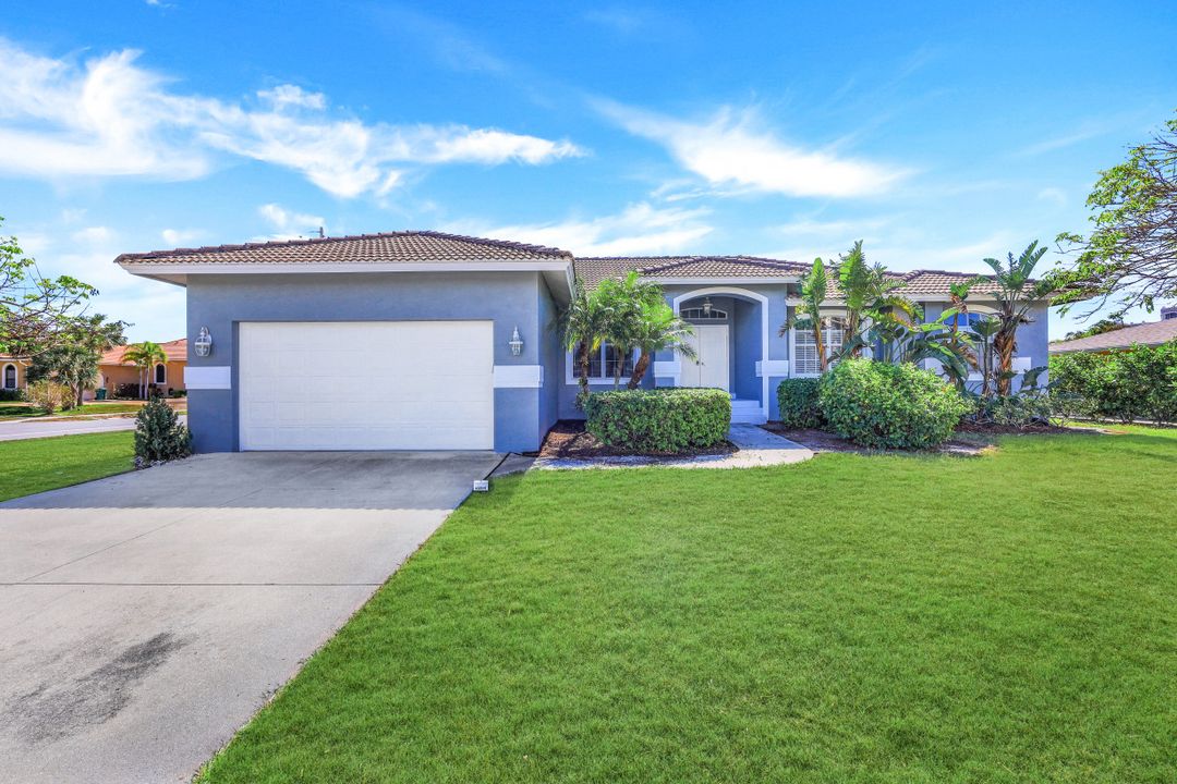 951 Dolphin Ct, Marco Island, FL 34145