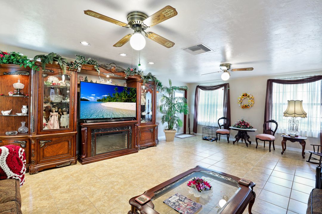 6630 Carmelita Dr, Fort Myers, FL 33905