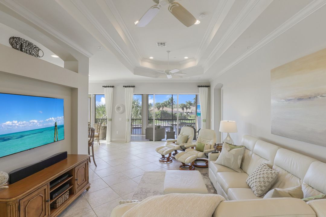 8843 Nautical Landing Cir #201, Naples, FL 34120