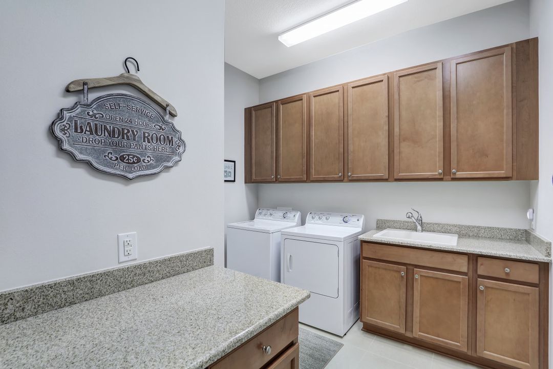 9124 Isla Bella Cir, Bonita Springs, FL 34135