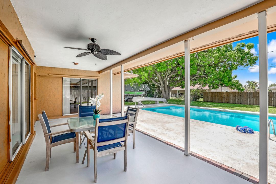 82 Johnnycake Dr, Naples, FL 34110