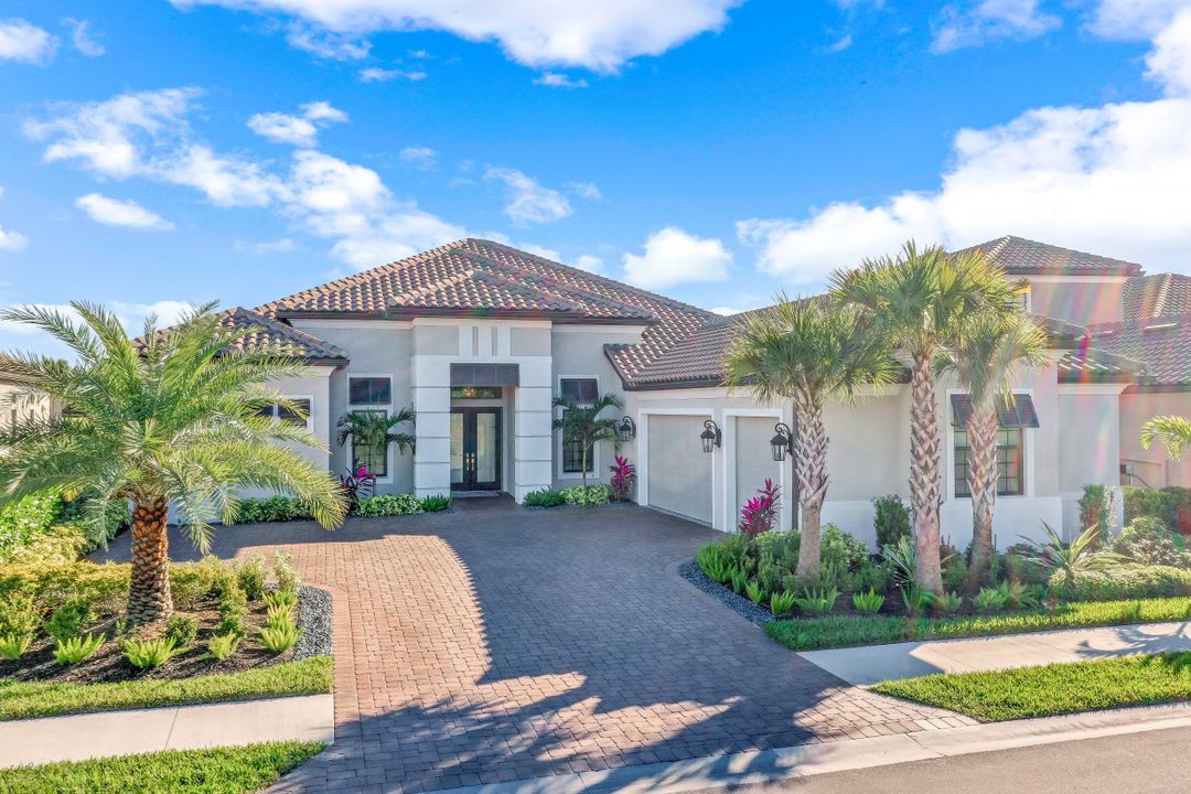 9308 Tulipano Ter, Naples, FL 34119
