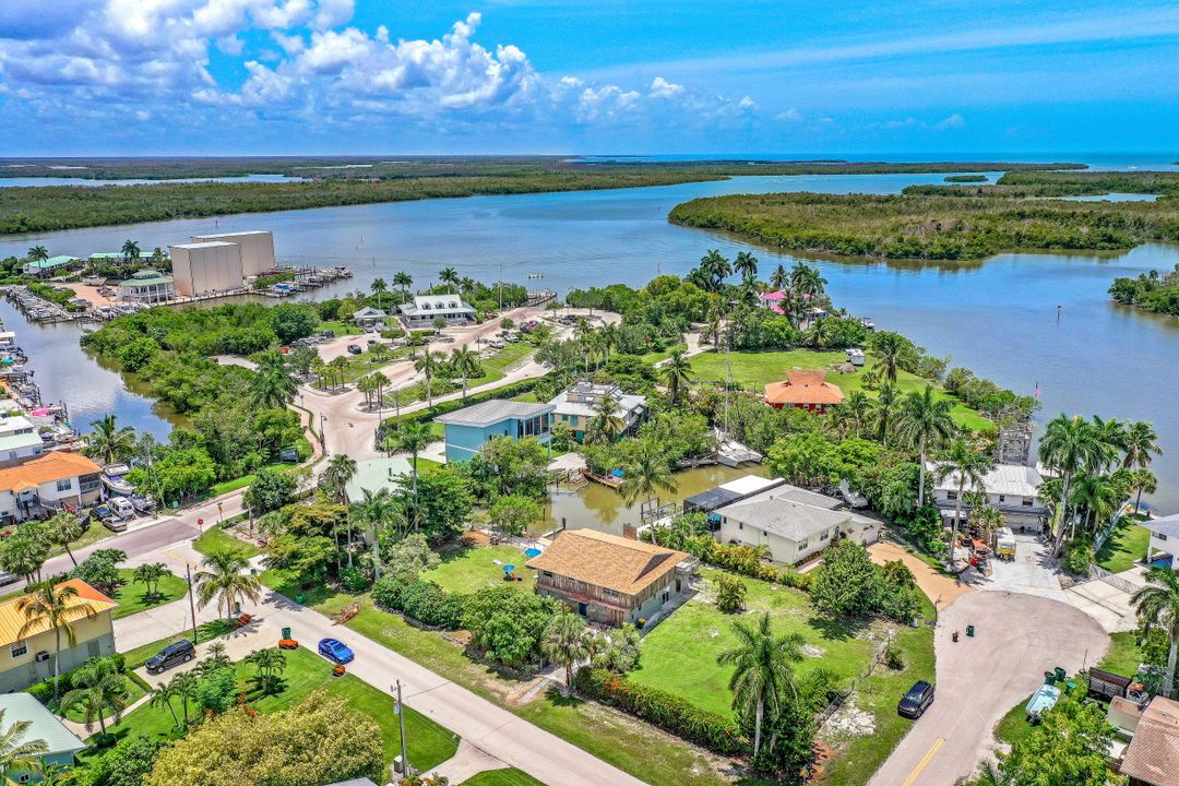 670 Palm Ave, Marco Island, FL 34145