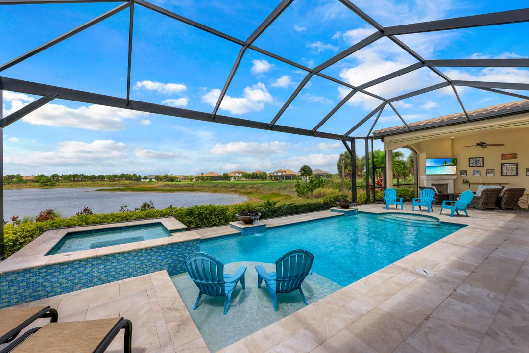 9004 Sorreno Ct, Naples, FL 34119