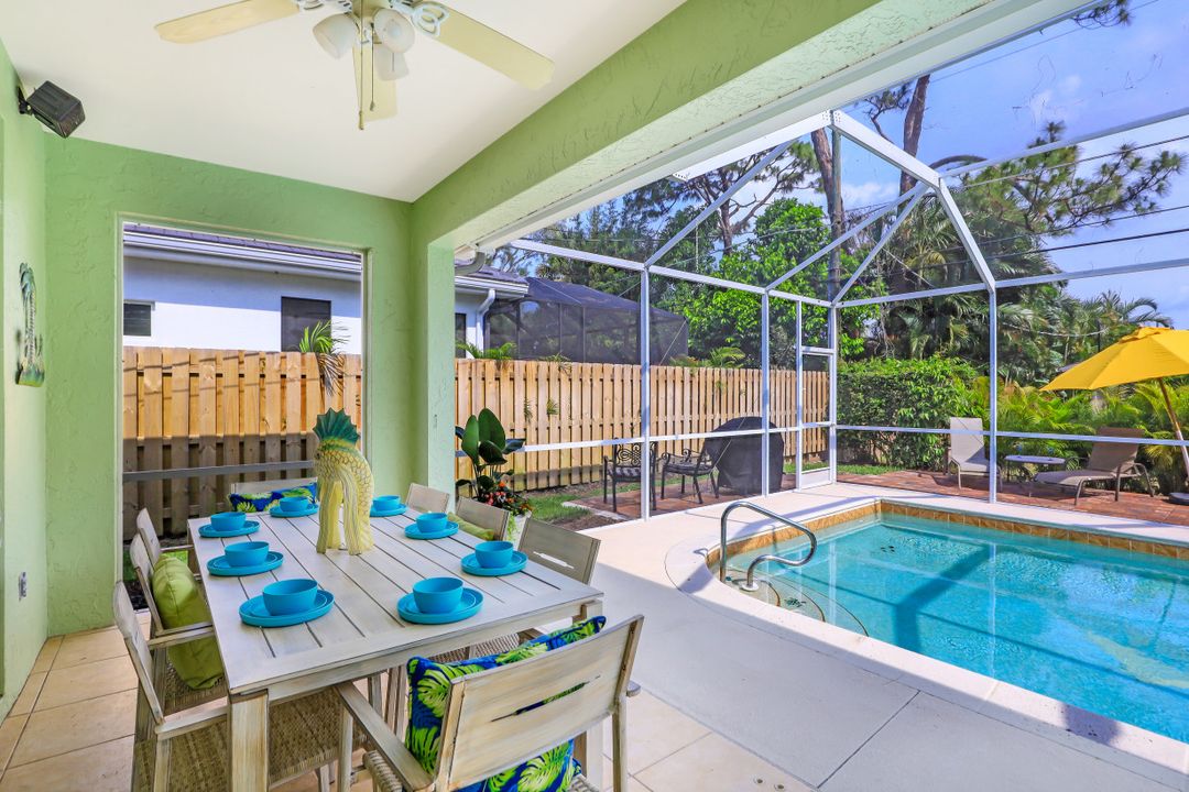 557 96th Ave N, Naples, FL 34108