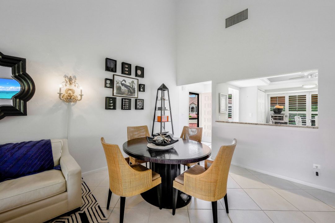 523 Serendipity Dr #523, Naples, FL 34108