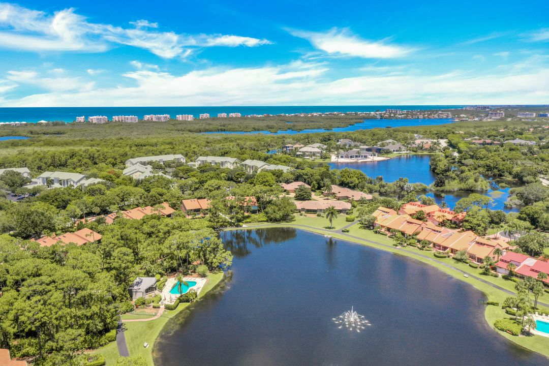 15330 Cedarwood Ln, Naples, FL 34110