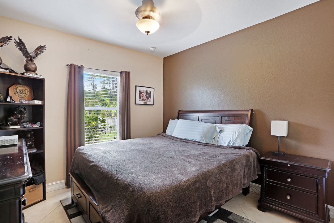 1462 Everglades Blvd N, Naples, FL 34120