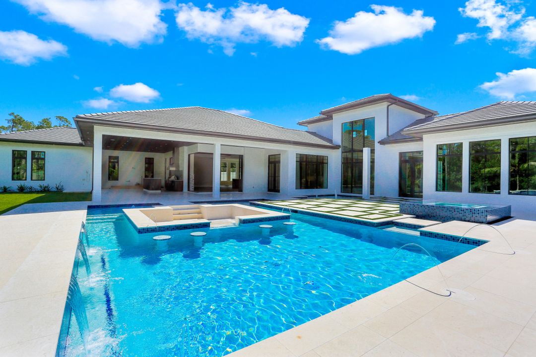 6435 Sable Ridge Ln, Naples, FL 34109