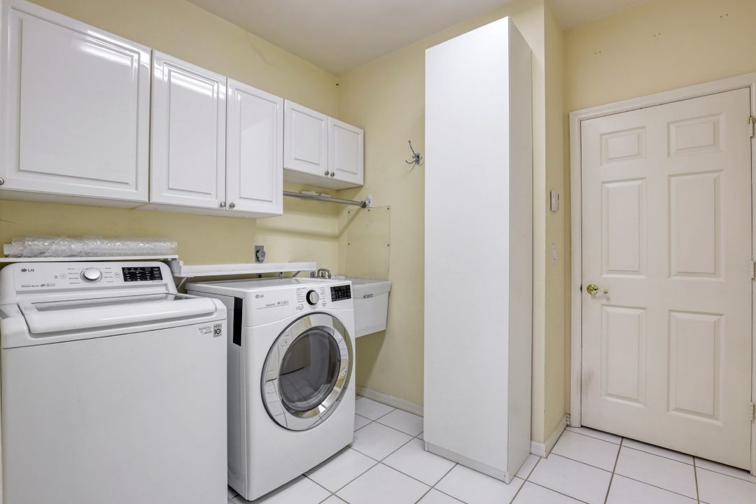 9926 Ortega Ln, Bonita Springs, FL 34135