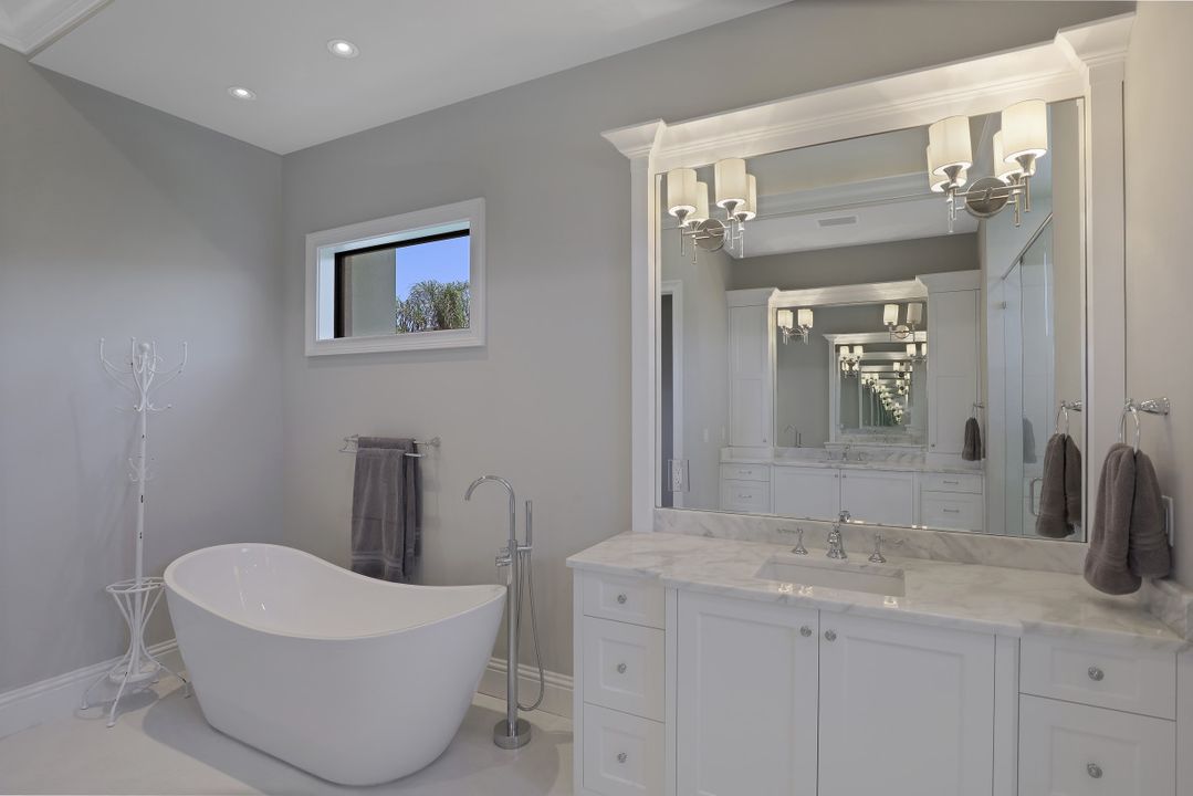 961 Snowberry Ct, Marco Island, FL 34145